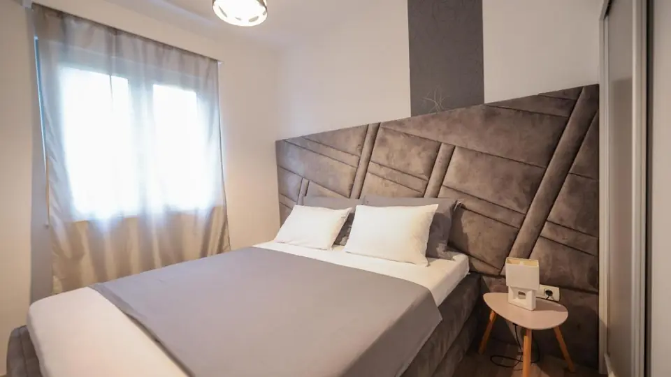 Deluxe Apartment mit 2 Schlafzimmern und Poolblick - 1. Etage in Boutique Apartments Blitz, Bibinje
