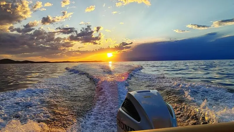 Bootsfahrt bei Sonnenuntergang in Zadar